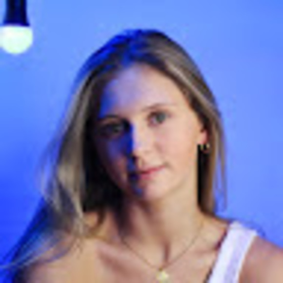 Meet your Posher, Tessa - Picture 1 of 1